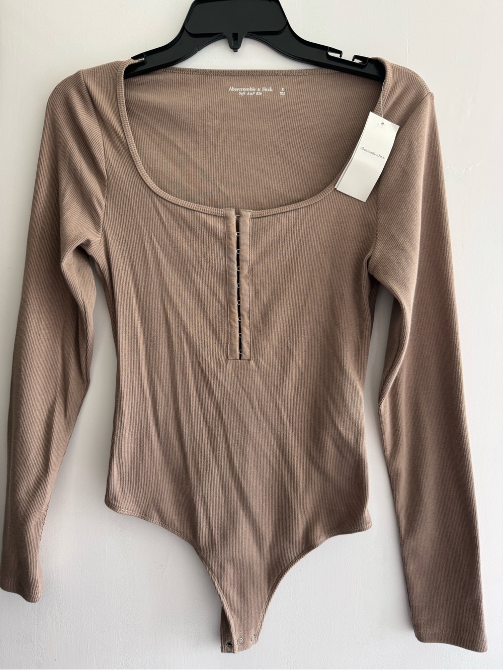 Abercrombie & Fitch Ribbed Long-Sleeve Henley Bodysuit - Taupe